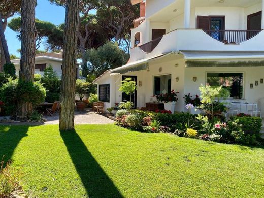 Villa in Fiumicino, Rome