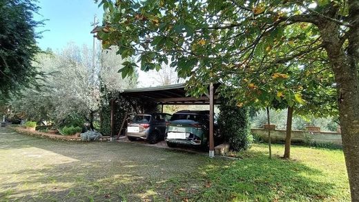 Villa a Poggio a Caiano, Prato