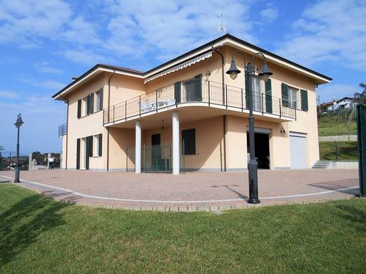 Villa a San Giorgio Monferrato, Alessandria