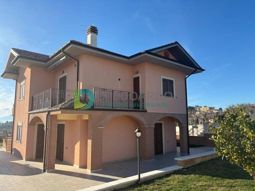 Villa in Colonnella, Provincia di Teramo