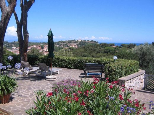 Villa en Porto Azzurro, Livorno