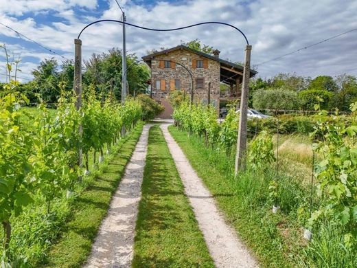 别墅  Calcinato, 布雷西亚省