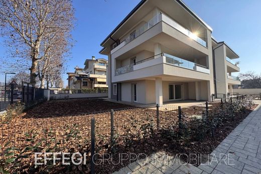 Apartment / Etagenwohnung in Cernusco sul Naviglio, Mailand