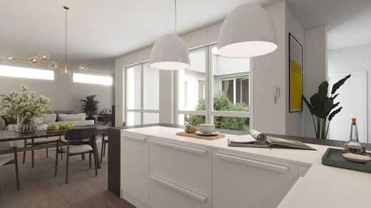 빌라 / Seregno, Provincia di Monza e della Brianza