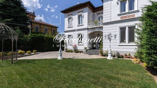 Villa a Gallarate, Varese