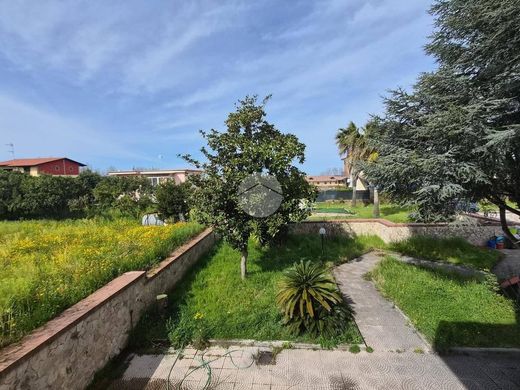 Villa in Giugliano in Campania, Naples