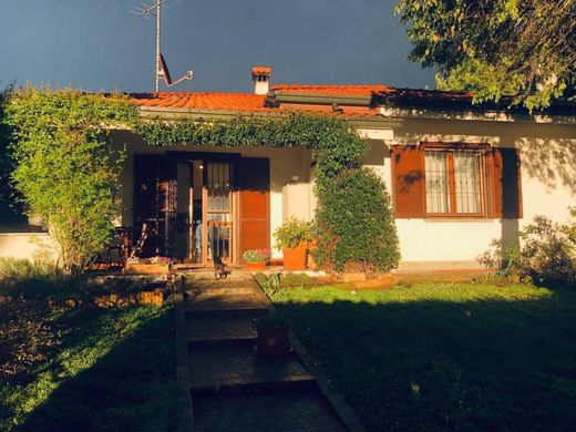 Villa in Camparada, Provincia di Monza e della Brianza