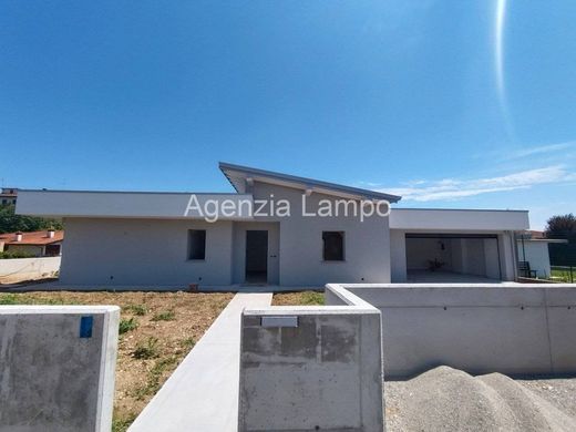 Πολυτελή κατοικία σε Pordenone, Friuli Venezia Giulia