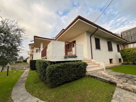 Villa in Pastrengo, Provincia di Verona