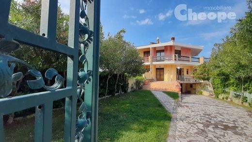 Villa Francavilla al Mare, Chieti ilçesinde