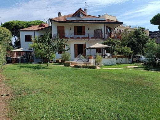 Villa in Santa Marinella, Rom