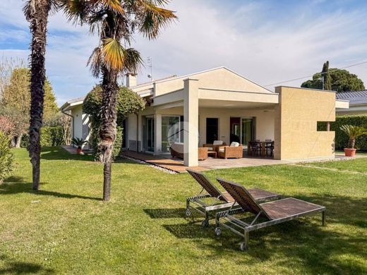 Villa a Bardolino, Verona