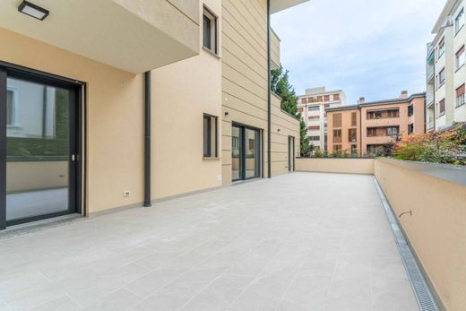 Appartement in Monza, Provincia di Monza e della Brianza