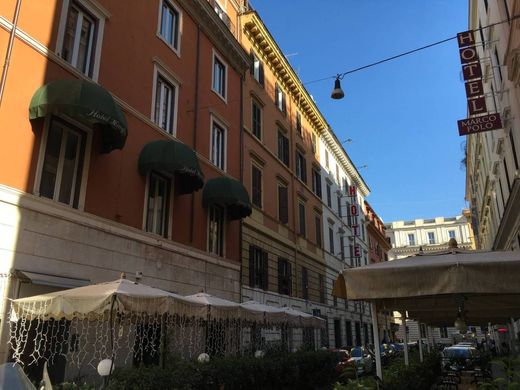 Apartment / Etagenwohnung in Rom, Latium