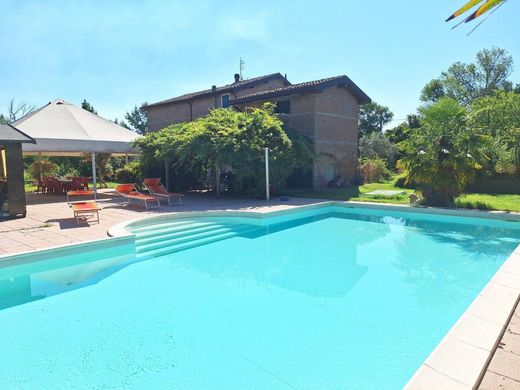 Casale a Modena, Emilia-Romagna