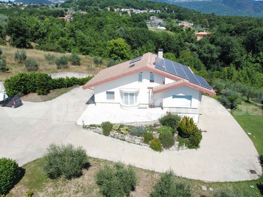 Villa - Isérnia, Provincia di Isernia