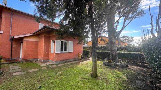 Villa - Santa Marinella, Roma