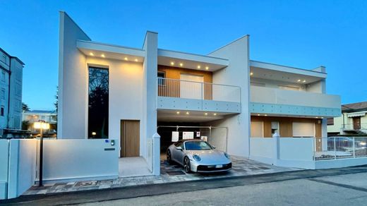 Villa in Mogliano Veneto, Provincia di Treviso