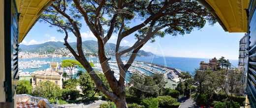 Rapallo, Provincia di Genovaのアパートメント