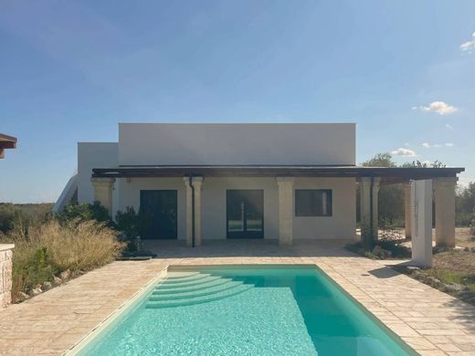 Villa Ostuni, Brindisi ilçesinde