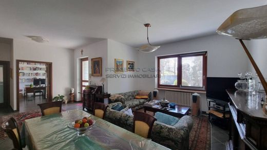Villa in Bra, Provincia di Cuneo