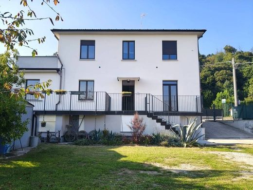 Villa in Montano Lucino, Provincia di Como