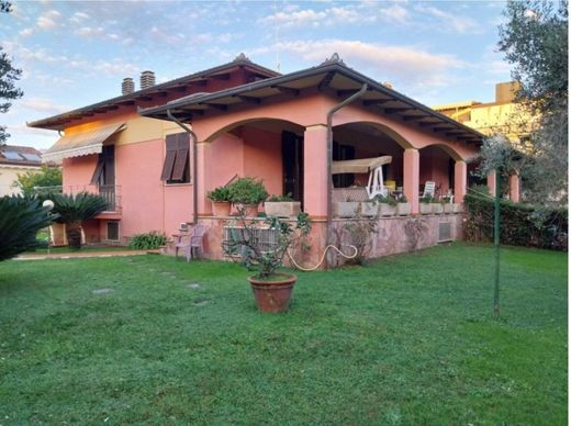 Villa in Carrara, Provincia di Massa-Carrara
