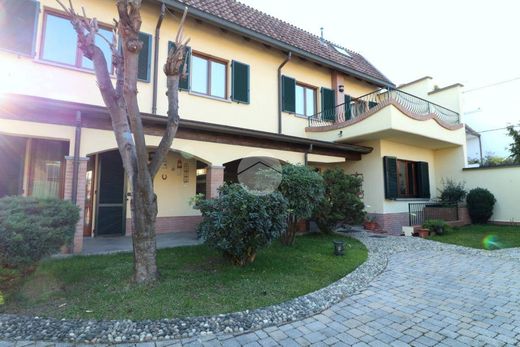 Villa in Rho, Milan