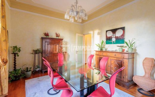 Piso / Apartamento en Parma, Provincia di Parma
