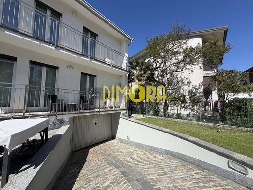 Villa in Novate Milanese, Milan