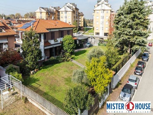 Villa Muggiò, Monza e della Brianza ilçesinde