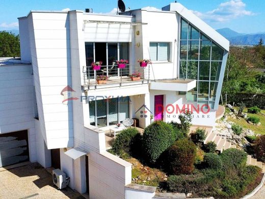 Βίλα σε Avezzano, Provincia dell' Aquila