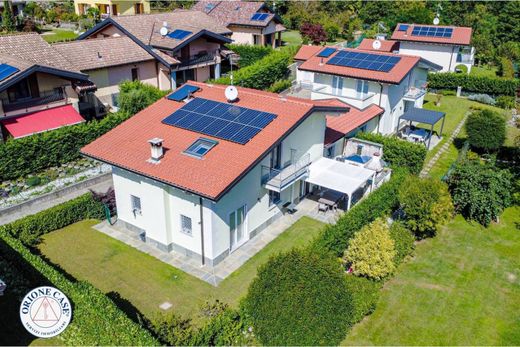 Villa a Marchirolo, Varese