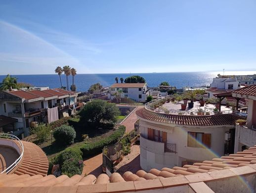 Penthouse in Aci Castello, Catania