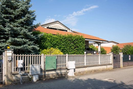 Villa in Brandizzo, Turin