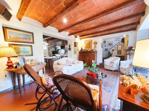 Terraced house in Florence, Tuscany