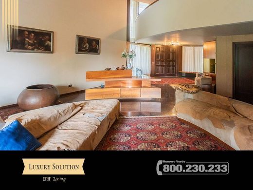 Villa a Fagnano Olona, Varese