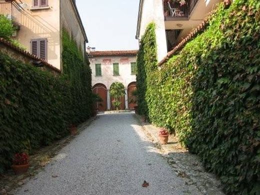 Casale a Bosisio Parini, Lecco