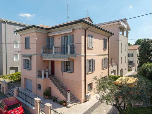 Villa in Modena, Provincia di Modena