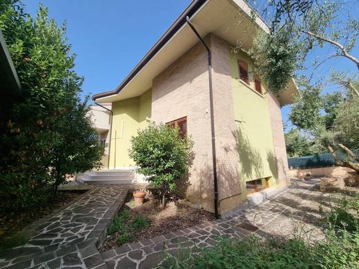 Villa in Pescara, Provincia di Pescara