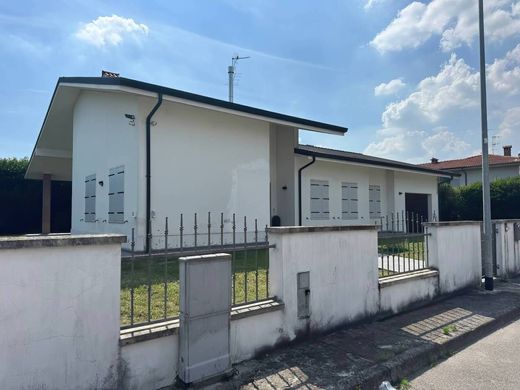 Villa Curtatone, Mantova ilçesinde