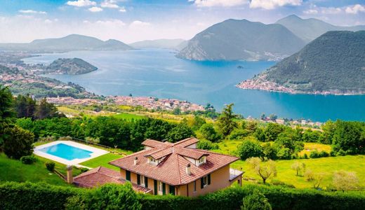 Villa in Sale Marasino, Provincia di Brescia