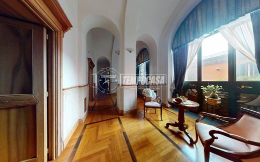 Aversa, Provincia di Casertaのアパートメント