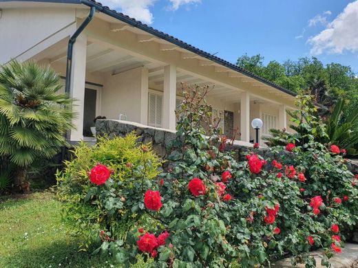 Villa - Lamporecchio, Provincia di Pistoia