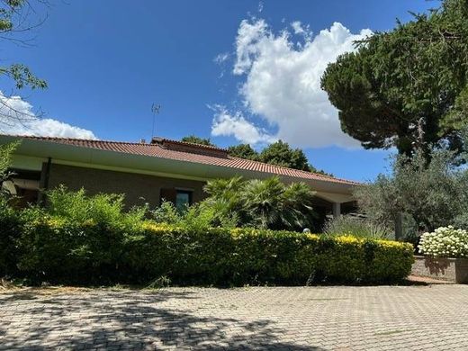 Villa a Viterbo, Lazio