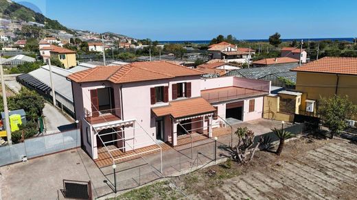 Luxus-Haus in Riva Ligure, Provincia di Imperia