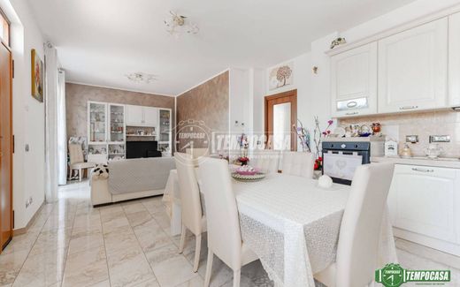 Villa en Nova Milanese, Provincia di Monza e della Brianza