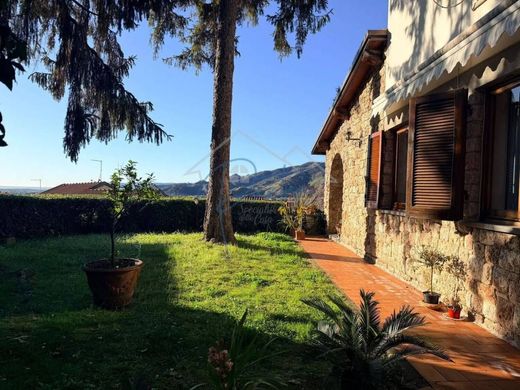 Villa in Massa, Provincia di Massa-Carrara