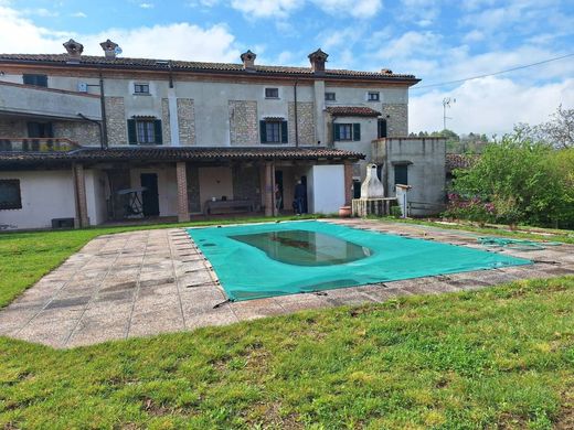 Country House in Gazzola, Provincia di Piacenza