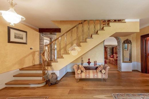 Villa a Gubbio, Perugia